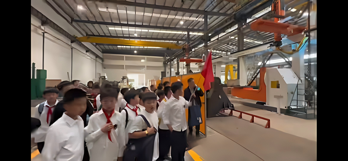 童心探机械·智启匠心梦——养正中心小学走进完美(中国)官方机械，开启