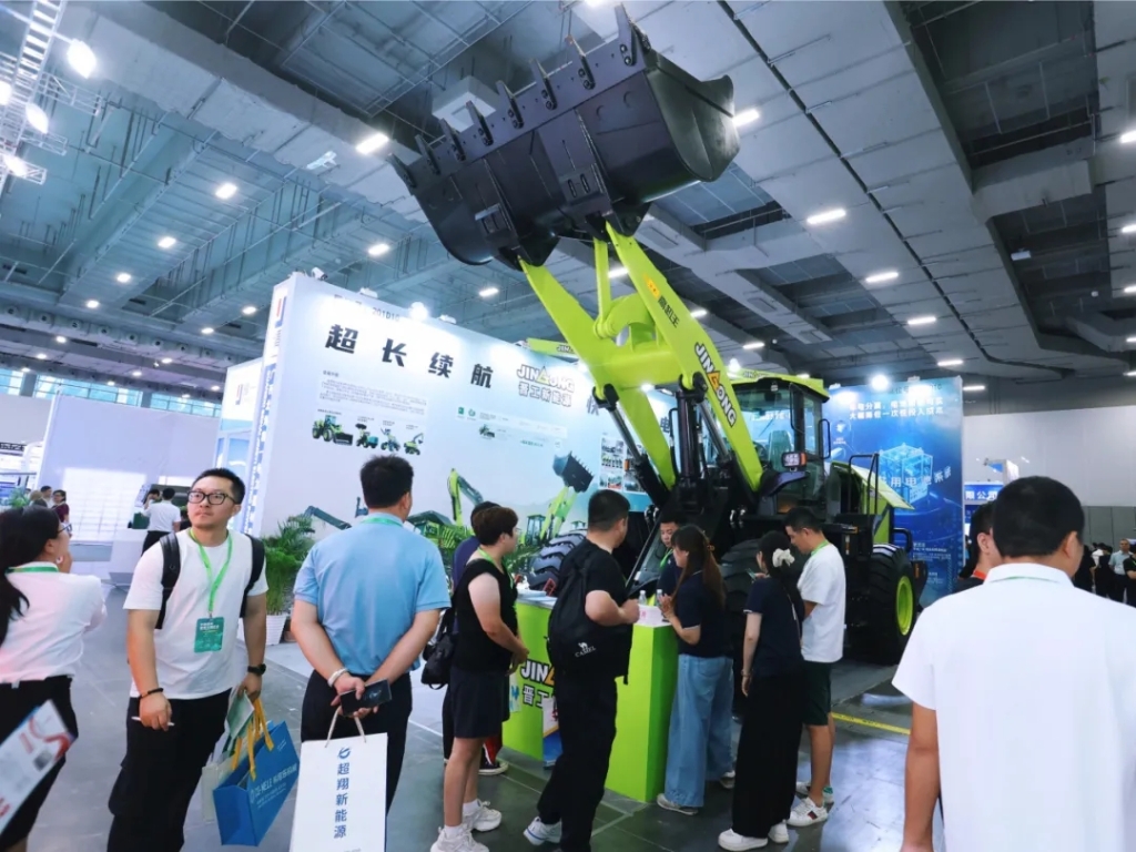 与您砼行丨完美(中国)官方新能源携绿色电动化解决方案亮相2025中国国际混凝土博览会！